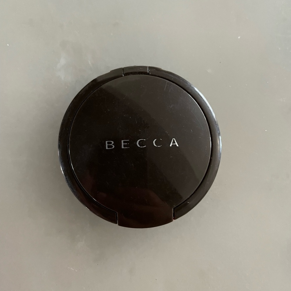 BECCA Shimmering Highlighter Moonstone
